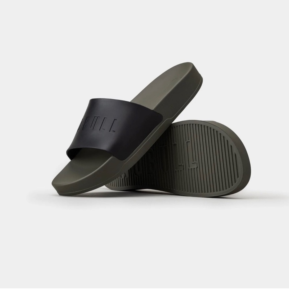 NOBULL Black Ivy Slides